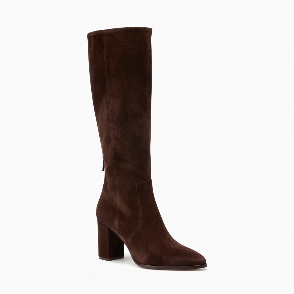 Bottes en daim marron jusqu'au genou