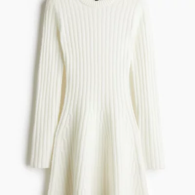 Robe mini blanche à épaules dénudées en maille côtelée